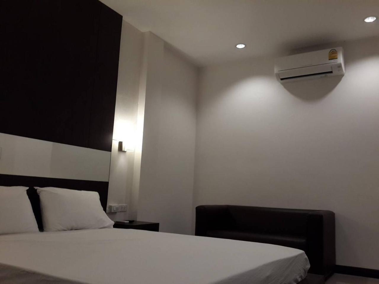 The Room 24 Resort Pathum Thani Exterior photo